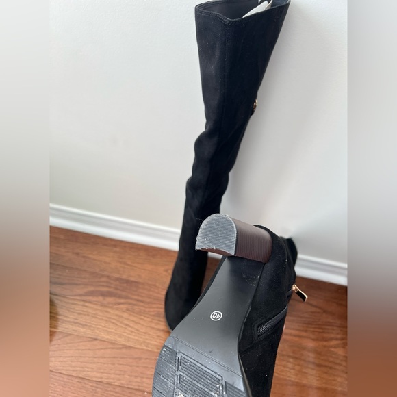 Over the knee boots in black suede - Picture 4 of 9